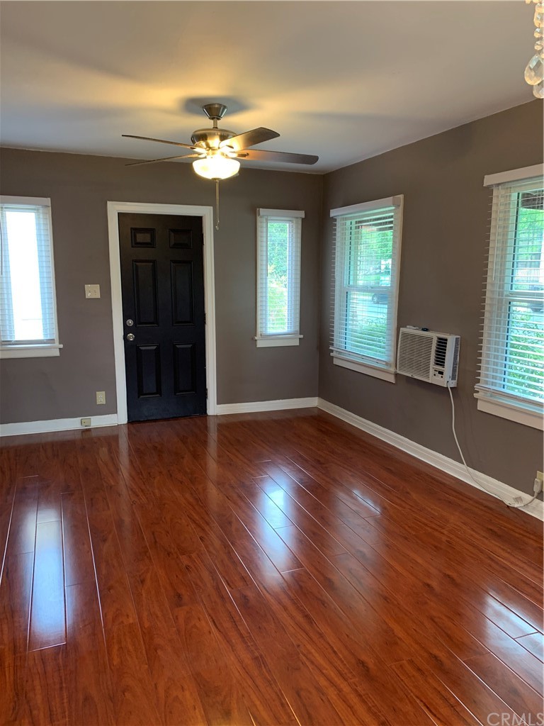 530 East Windsor Road Glendale, CA 91205 - Photo 5 of 15