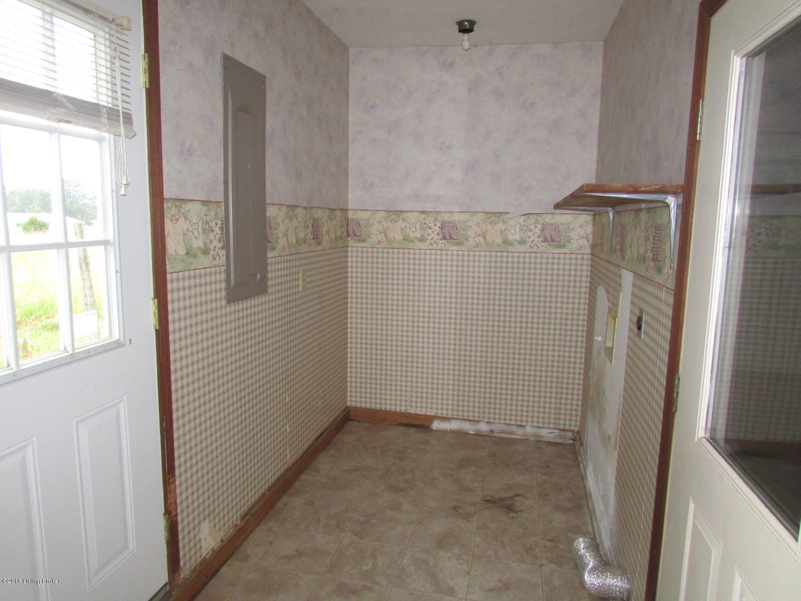 1515 Howevalley Road Cecilia, KY 42724 - Photo 14 of 17 Laundry