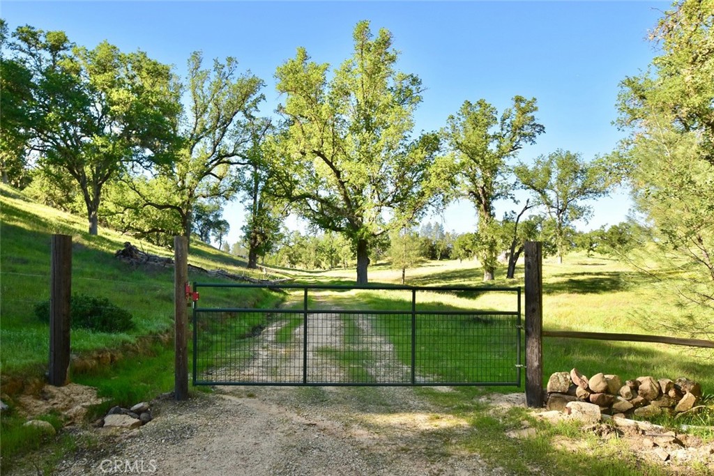 46651 Sapaque Valley Road Bradley, CA 93426 - Photo 33 of 38