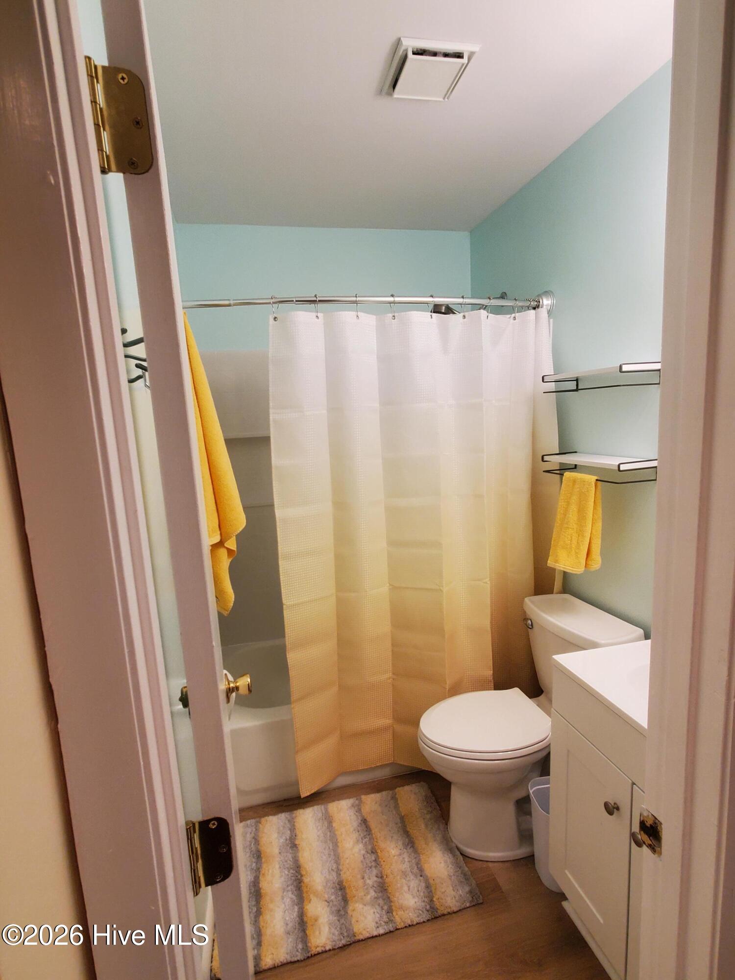 1822 New River Inlet Road, Unit 1304A North Topsail Beach, NC 28460 - Photo 14 of 22 Bathroom 1