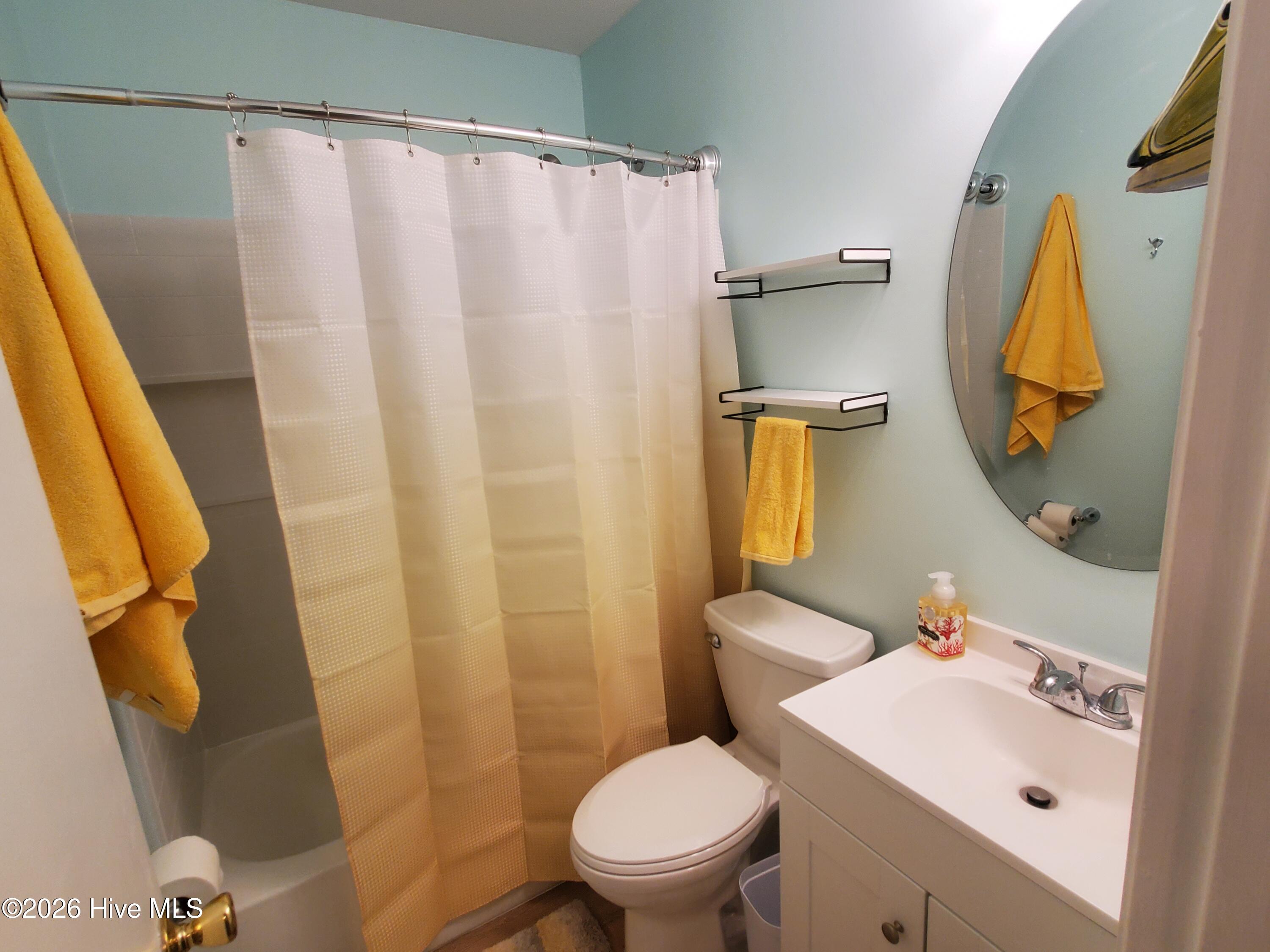1822 New River Inlet Road, Unit 1304A North Topsail Beach, NC 28460 - Photo 15 of 22 Bathroom 2