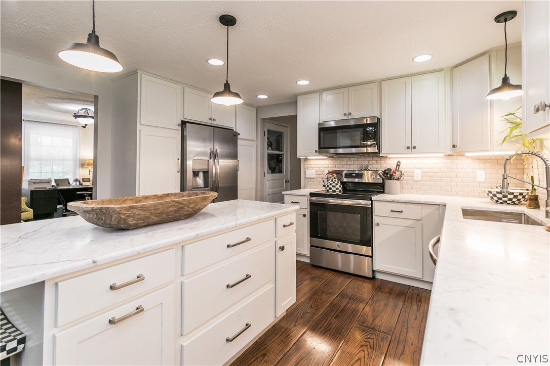 8037 Princess Path Liverpool, NY 13090 - Photo 14 of 48 Gallery Image 14