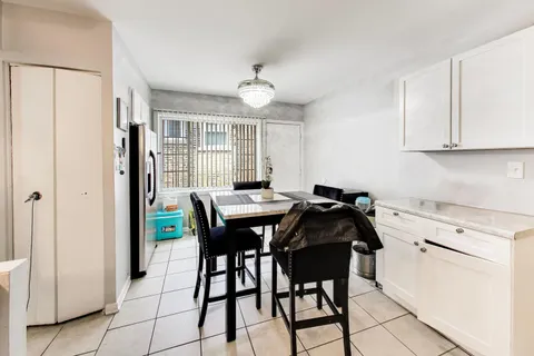 $255,000 | 6751 South St Lawrence Avenue, Chicago, IL 60637
