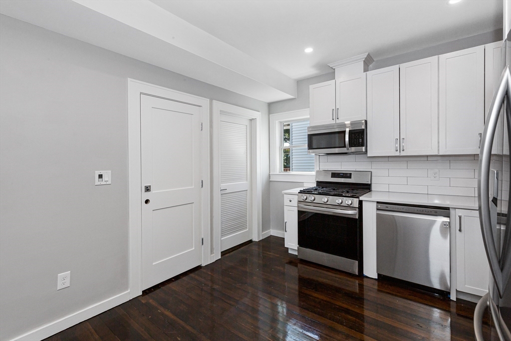 19 Chase Street, Unit B Boston, MA 02125 - Photo 7 of 25