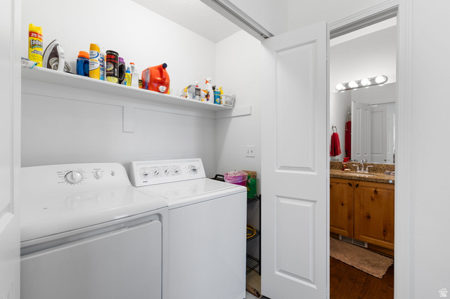 7494 Brook Hollow Loop Road Park City, UT 84098 - Photo 23 of 46 Laundry adjacent to bedrooms