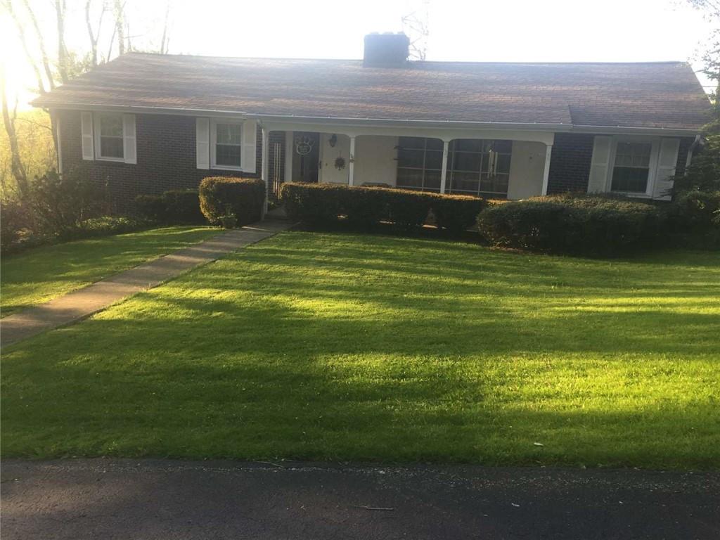605 Circle Drive Rochester, PA 15074 - Photo 2 of 16