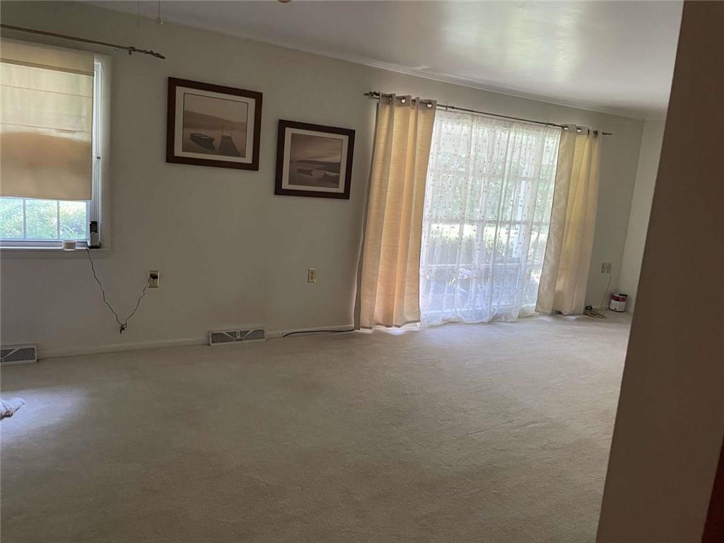 605 Circle Drive Rochester, PA 15074 - Photo 11 of 16