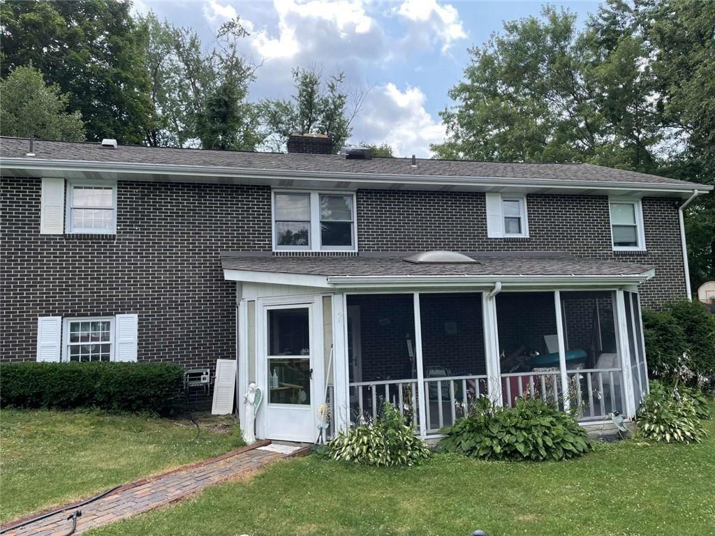 605 Circle Drive Rochester, PA 15074 - Photo 3 of 16