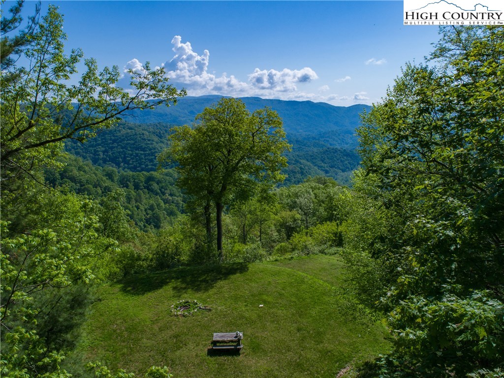 Storie Road Deep Gap, NC 28618 - Photo 2 of 27 a view of a golf course with green space