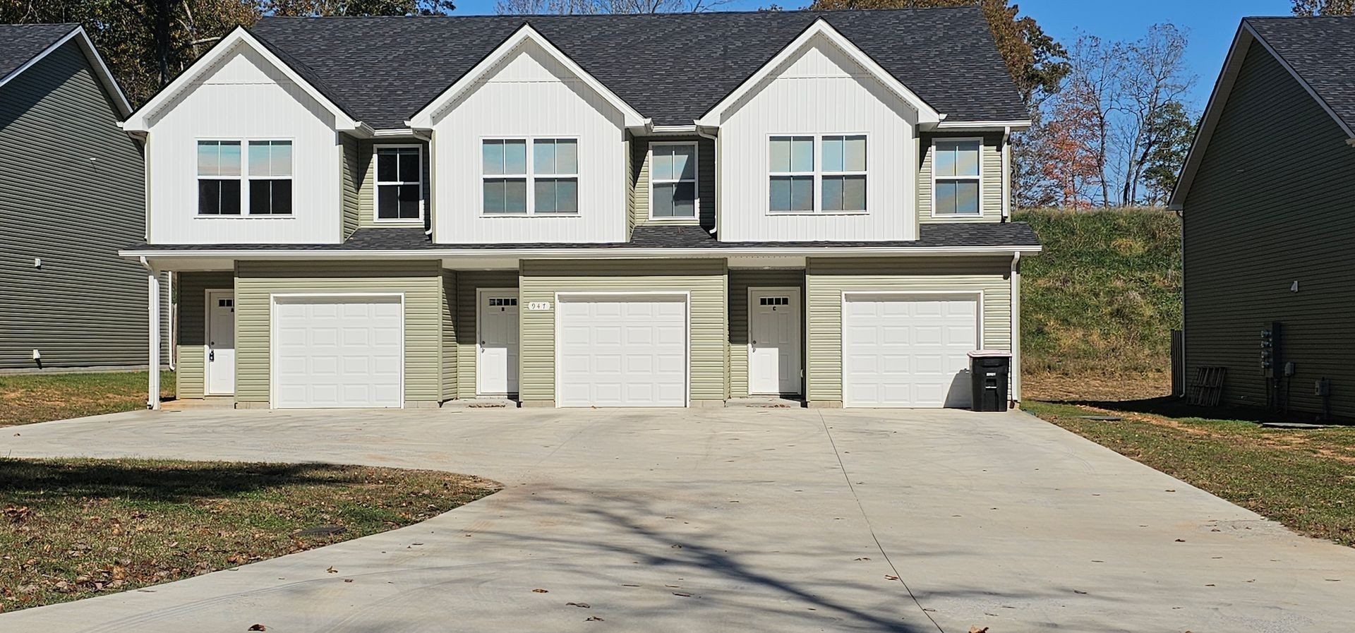 955 Center Road, Unit B Clarksville, TN 37042 - Photo 1 of 24