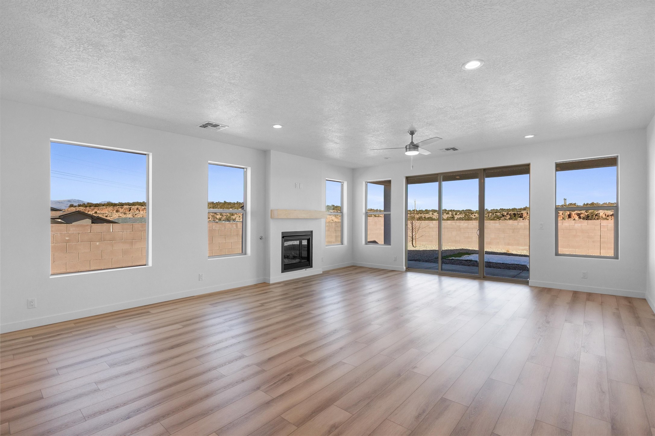 71 Cadena Loop Los Alamos, NM 87547 - Photo 6 of 27
