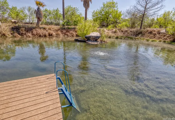$750,000 | 160 Beavers Trail, Uvalde, TX 78801