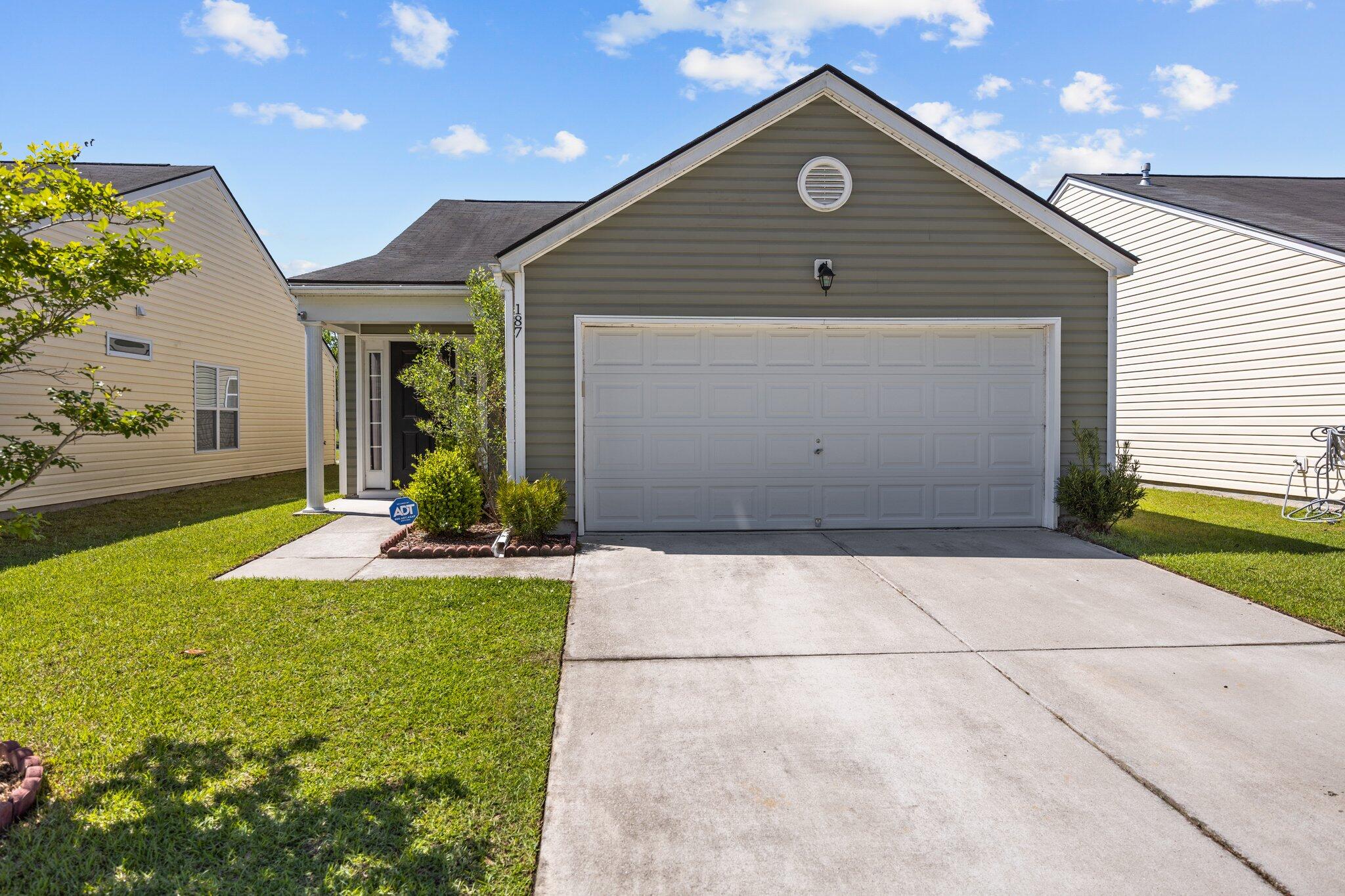 187 Brittondale Road Summerville, SC 29485 - Photo 32 of 51 32-web-or-mls-470A3012