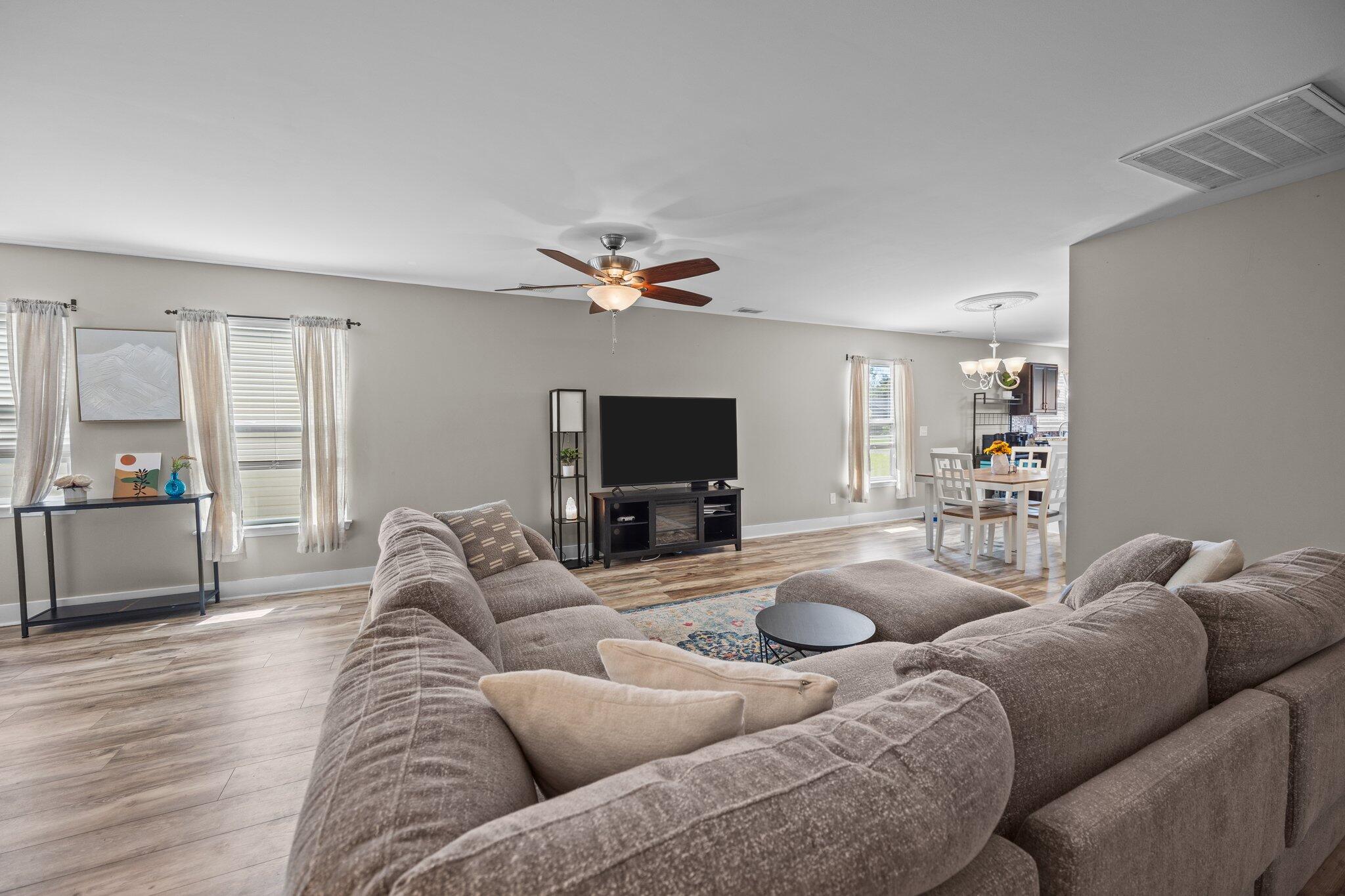 187 Brittondale Road Summerville, SC 29485 - Photo 7 of 51 6-web-or-mls-470A2936