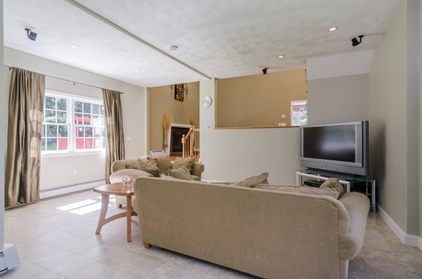 365 Conant Road Weston, MA 02493 - Photo 8 of 15 Gallery Image 8