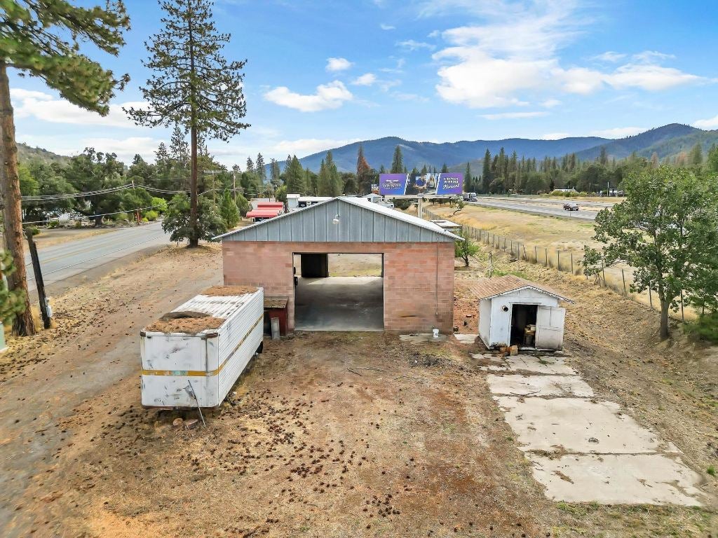 2821 Fairlane Road Yreka, CA 96097 - Photo 22 of 22 Gallery Image 22