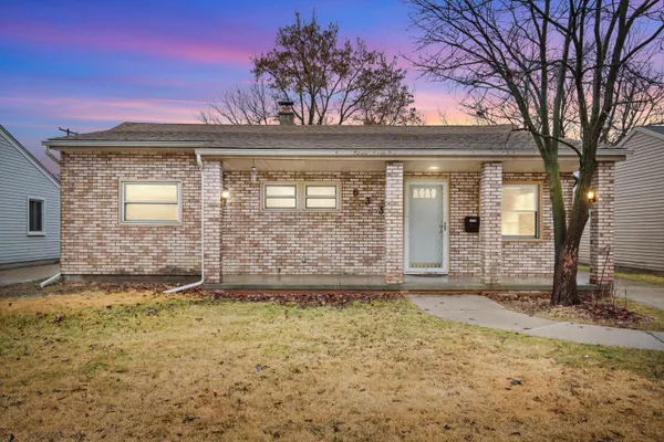 $215,000 | 6331 Helen Street, Garden City, MI 48135