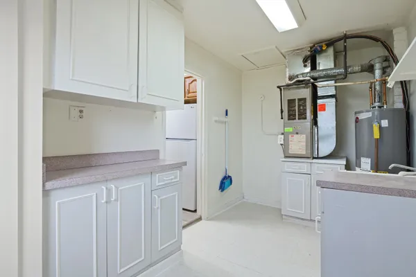 $215,000 | 6331 Helen Street, Garden City, MI 48135