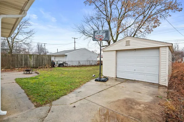 $215,000 | 6331 Helen Street, Garden City, MI 48135