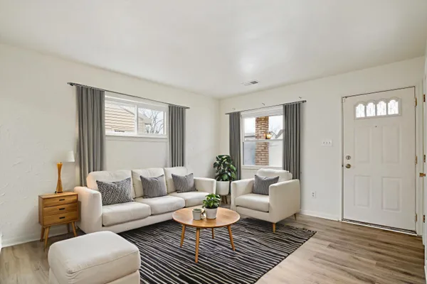 $215,000 | 6331 Helen Street, Garden City, MI 48135