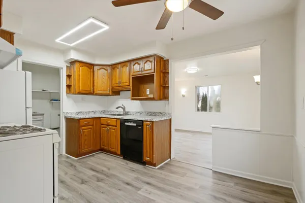 $215,000 | 6331 Helen Street, Garden City, MI 48135