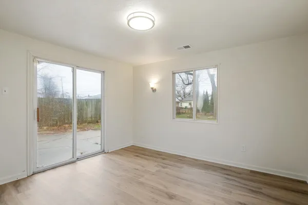 $215,000 | 6331 Helen Street, Garden City, MI 48135