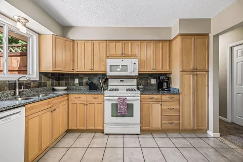 $424,999 | 506 Laredo Lane, Chanhassen, MN 55317