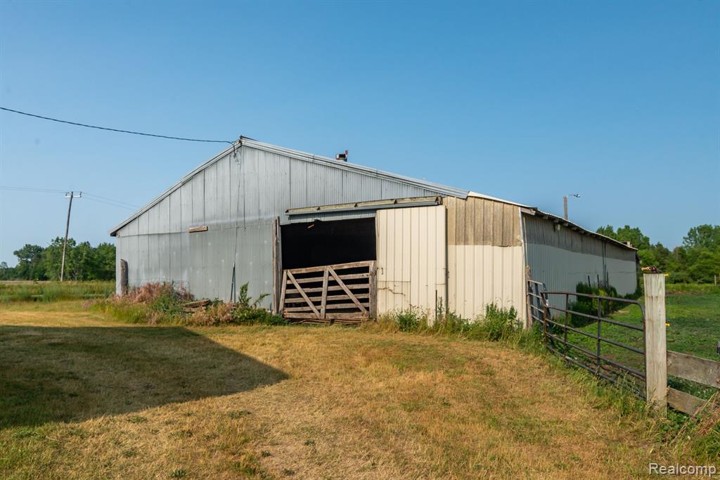 3007 Kirk Road Vassar, MI 48768 - Photo 6 of 37