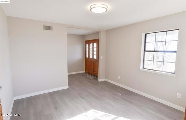13300 Lone Bend Road Jamestown, CA 95327 - Photo 10 of 50 an empty room with windows and closet