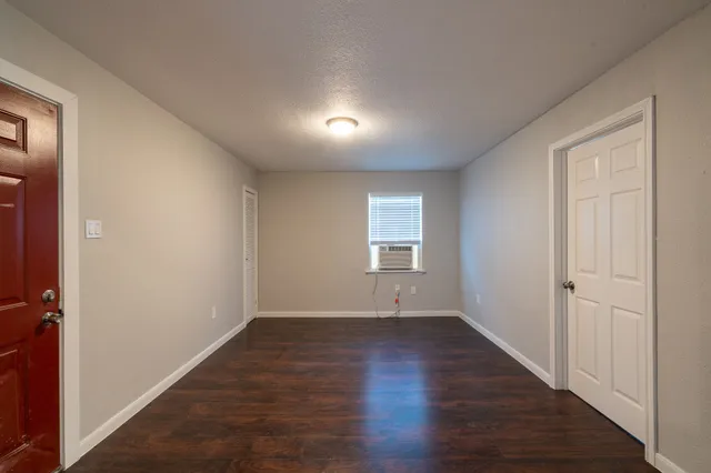$900 | 2505 Delano Street, Unit 1, Houston, TX 77004