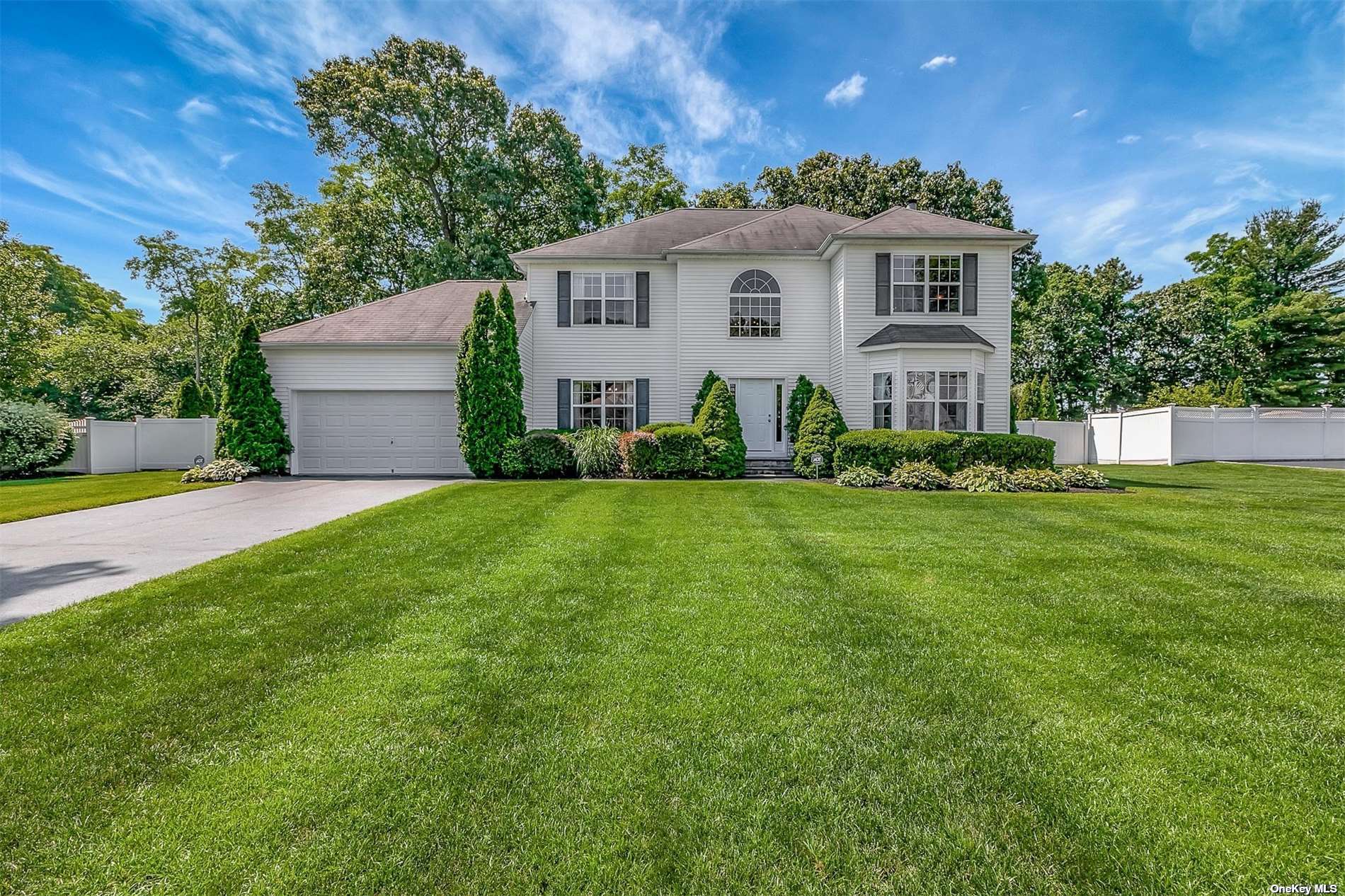 12 Brittany Court, Ridge, NY 11961 Compass