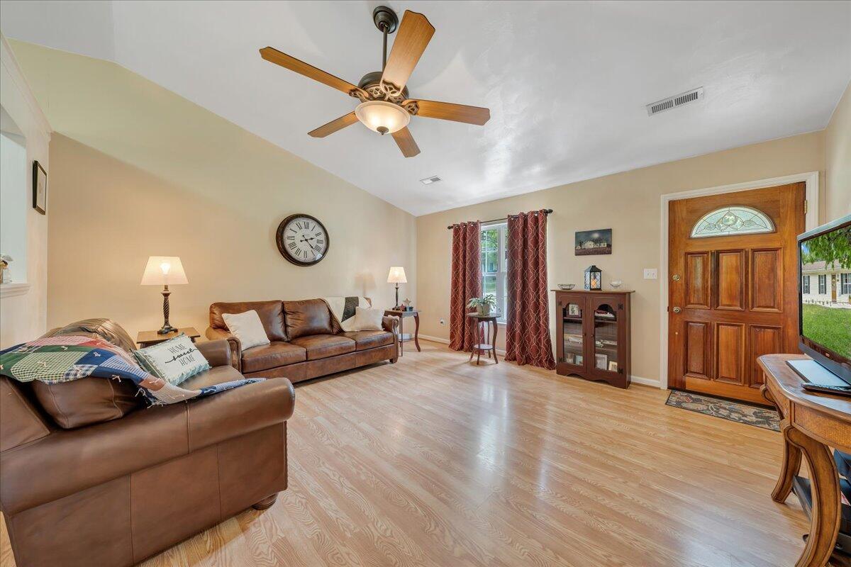 1308 Lewis Road Southeast Roanoke, VA 24014 - Photo 5 of 32 04-MIB02022