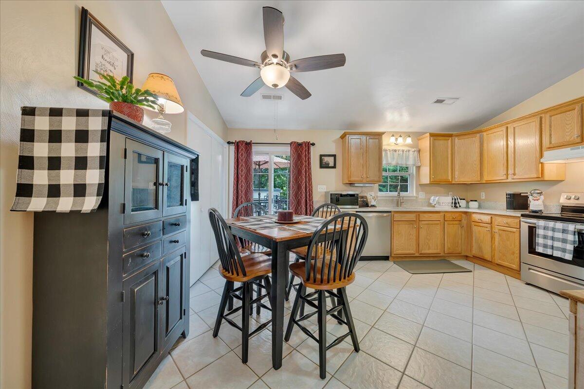 1308 Lewis Road Southeast Roanoke, VA 24014 - Photo 9 of 32 08-MIB02034