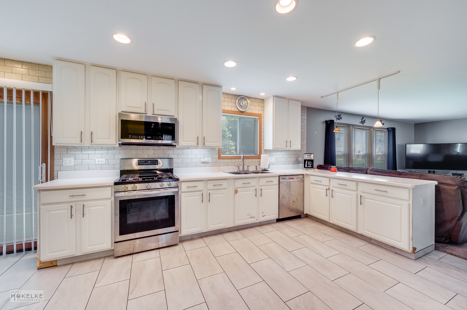 1131 Anderson Road Elburn, IL 60119 - Photo 12 of 37 Gallery Image 12