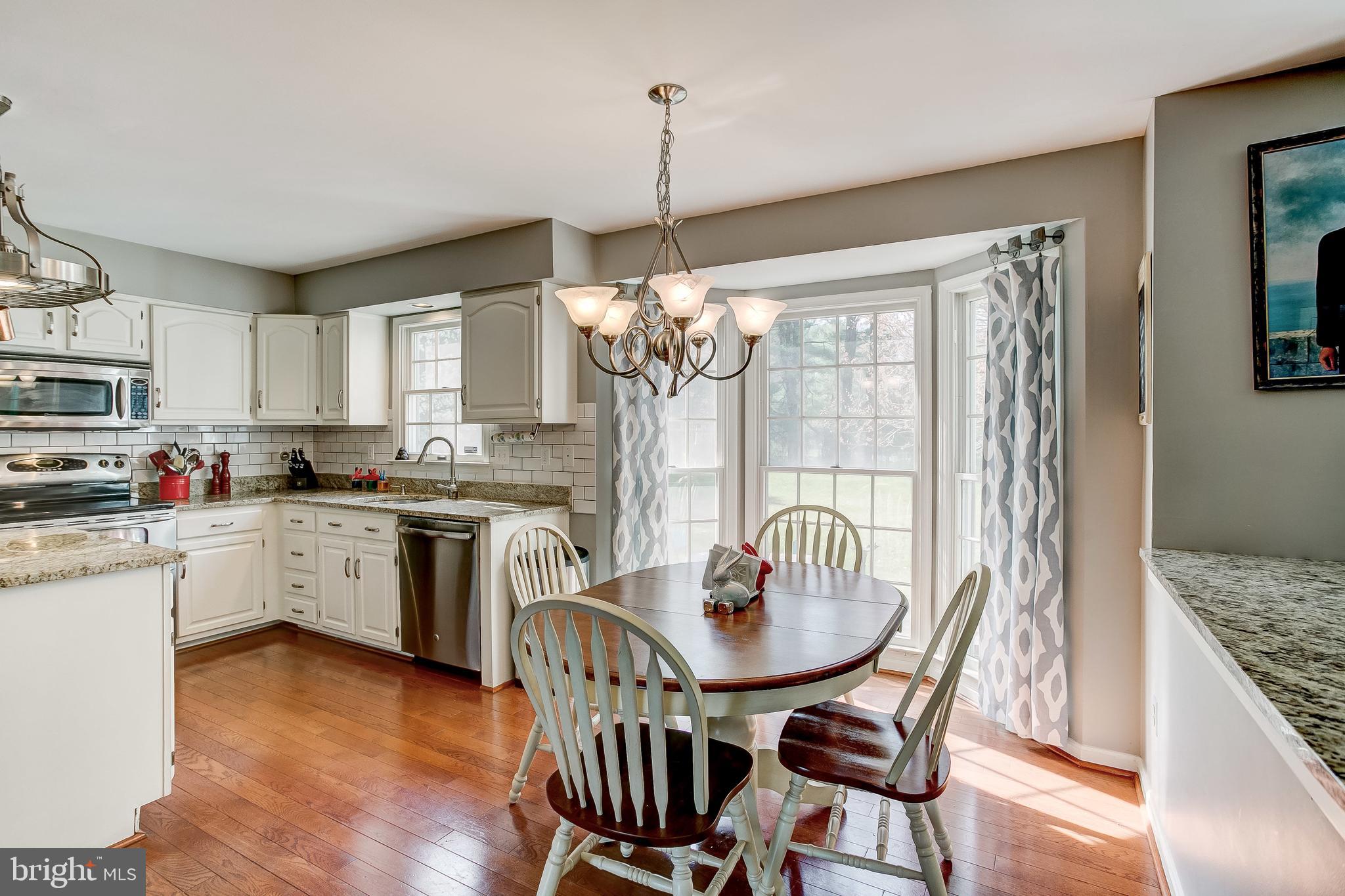 15925 York Road Sparks, MD 21152 - Photo 17 of 51 Breakfast room with bay window