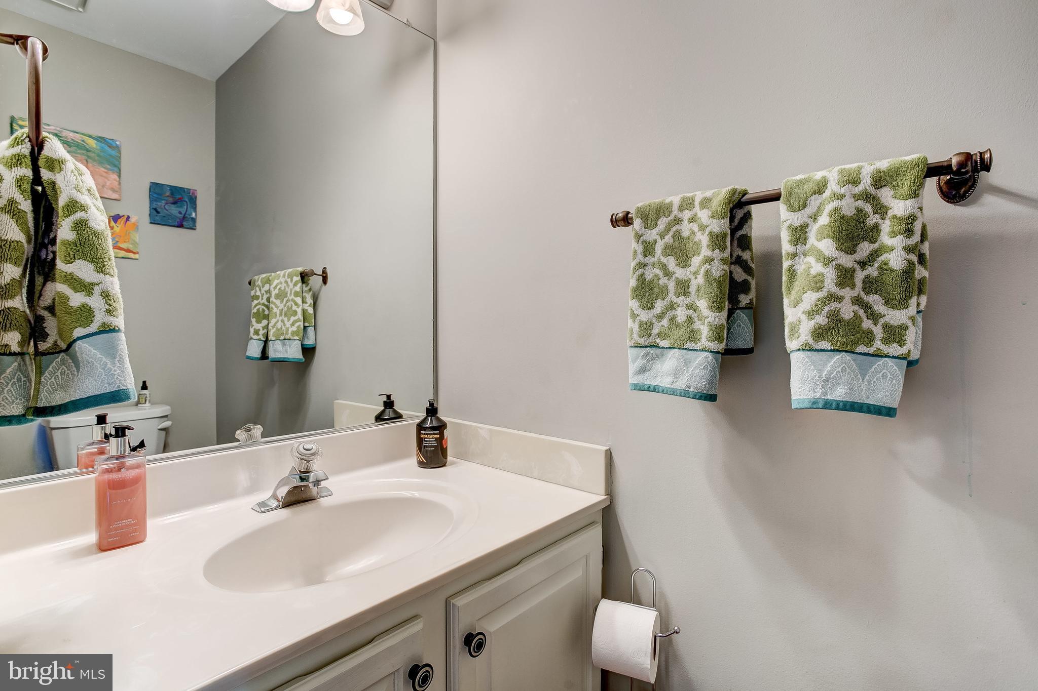 15925 York Road Sparks, MD 21152 - Photo 25 of 51 Main level Powder Room