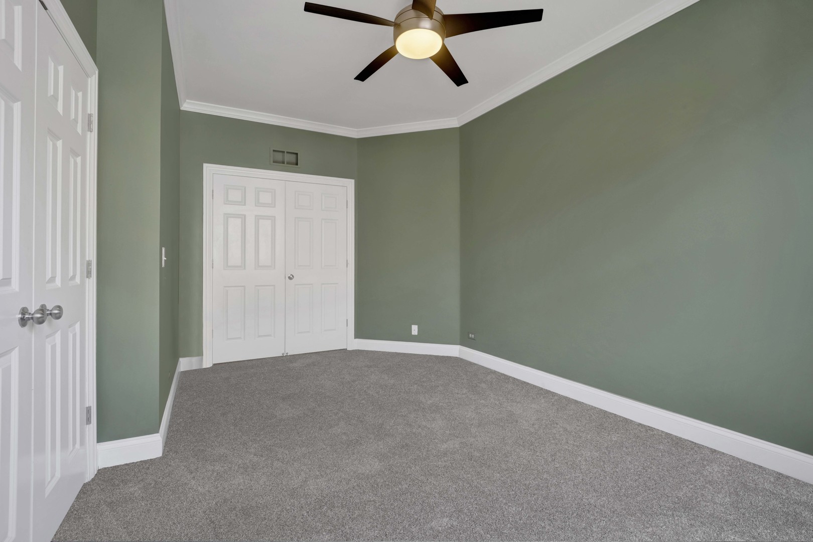 4543 North Malden Street, Unit 2N Chicago, IL 60640 - Photo 13 of 25 a view of an empty room