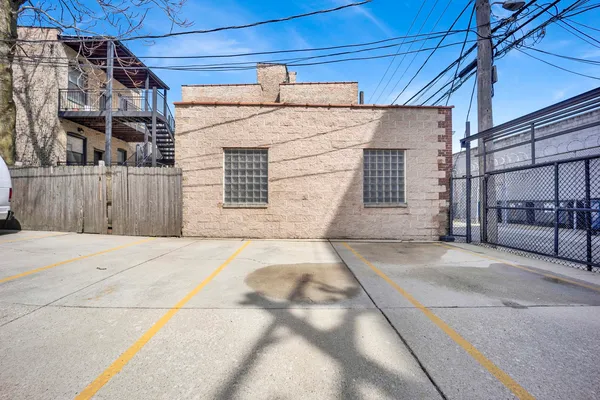 $550,000 | 4543 North Malden Street, Unit 2N, Chicago, IL 60640