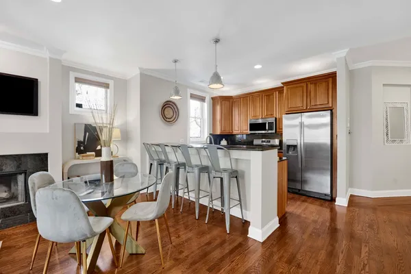 $550,000 | 4543 North Malden Street, Unit 2N, Chicago, IL 60640
