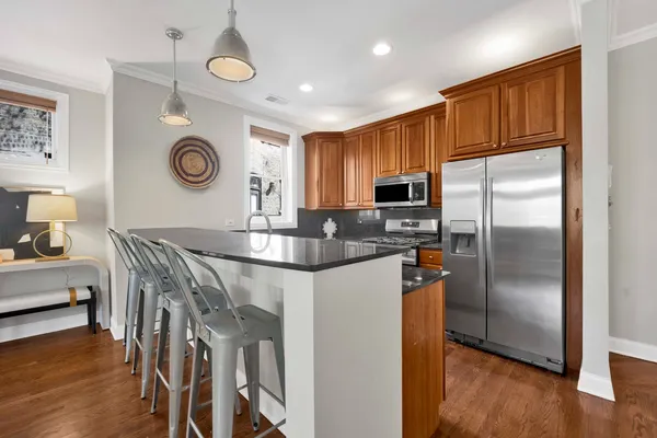 $550,000 | 4543 North Malden Street, Unit 2N, Chicago, IL 60640