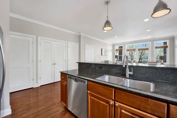 $550,000 | 4543 North Malden Street, Unit 2N, Chicago, IL 60640