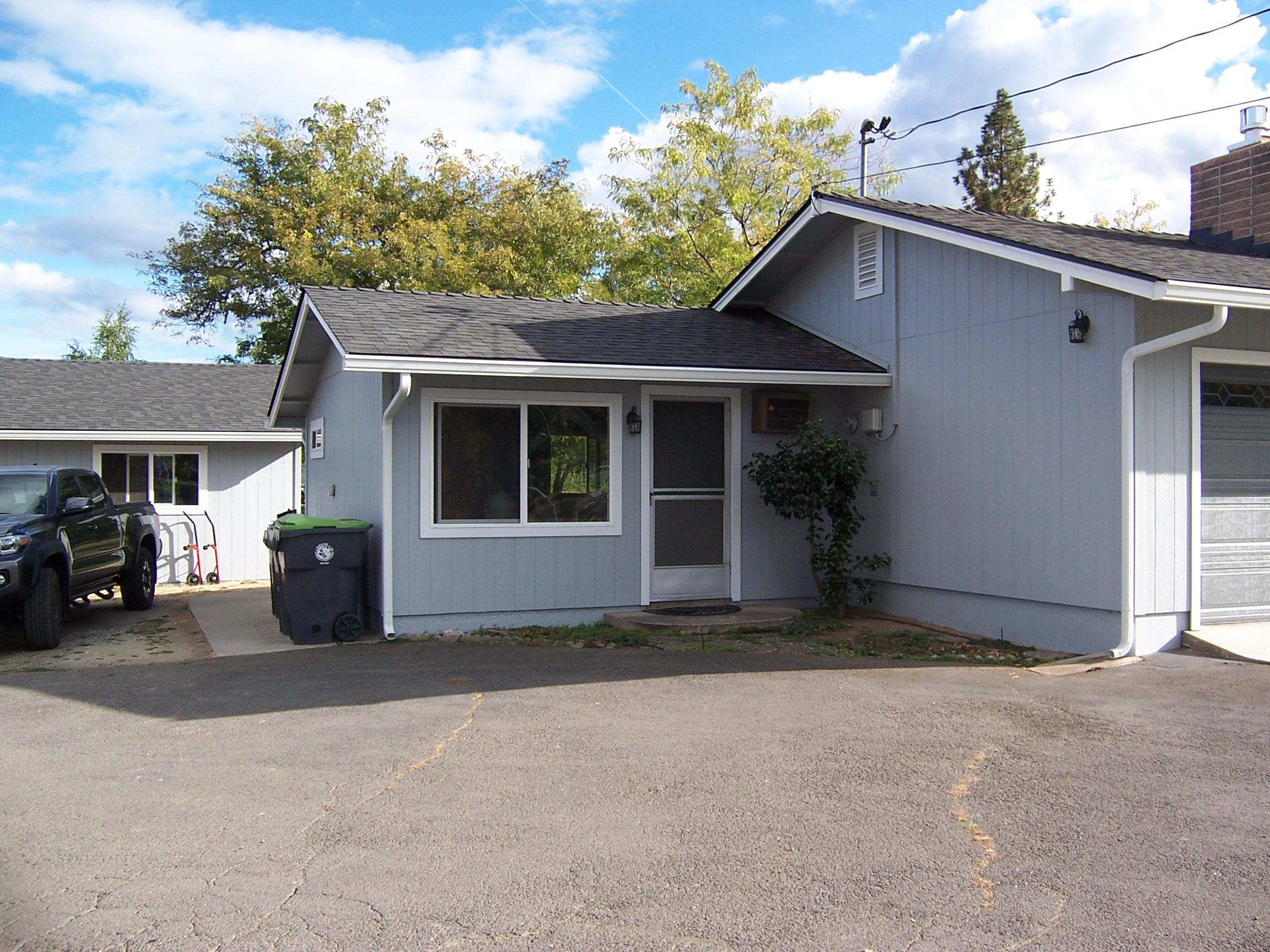 3372 Freeland Road Central Point, OR 97502 - Photo 4 of 37 Side View-Office/Bonus Room