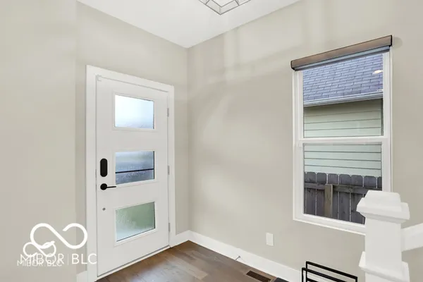 $2,995 | 1949 Carrollton Avenue, Indianapolis, IN 46202