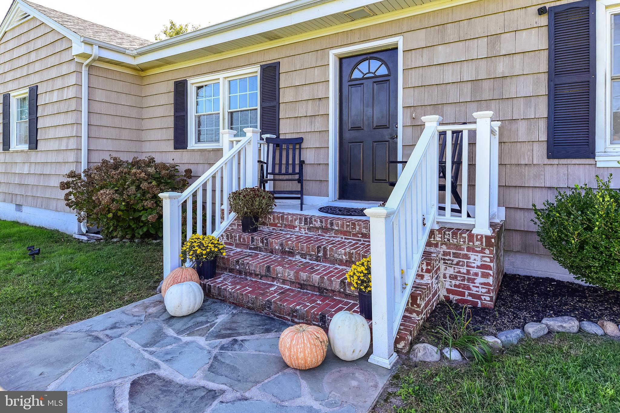 10045 Friendship Road Berlin, MD 21811 - Photo 4 of 45 Front Door Entry