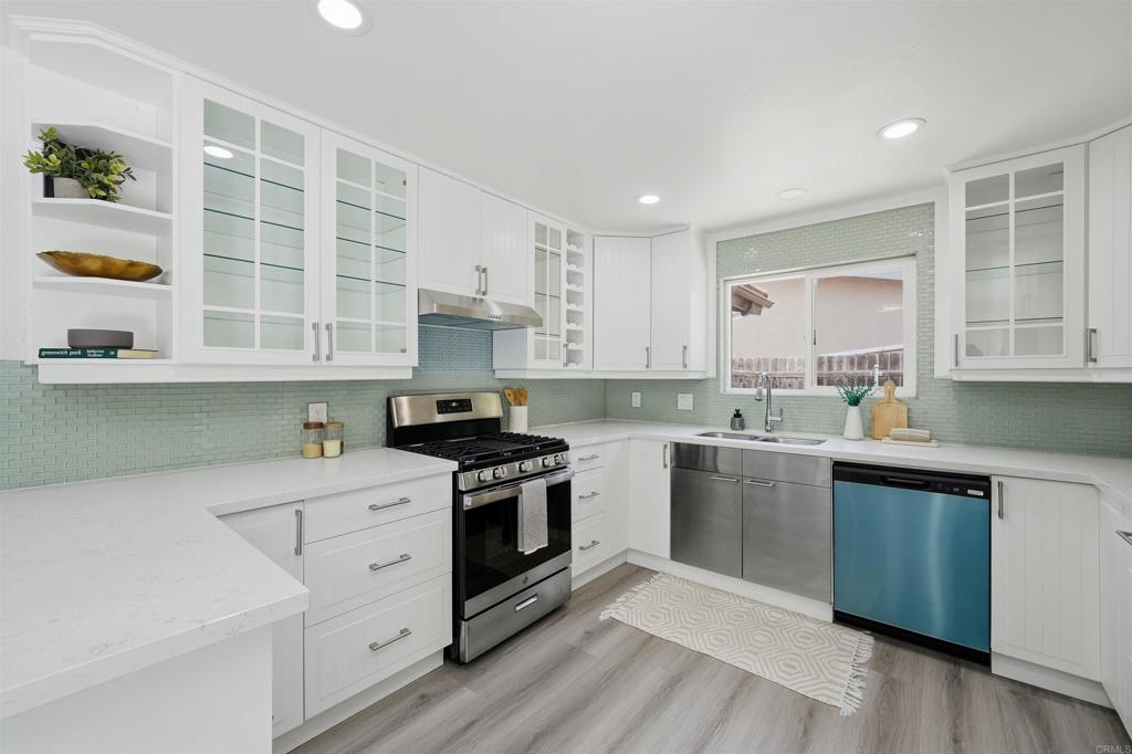 13641 Carriage Road Poway, CA 92064 - Photo 10 of 38