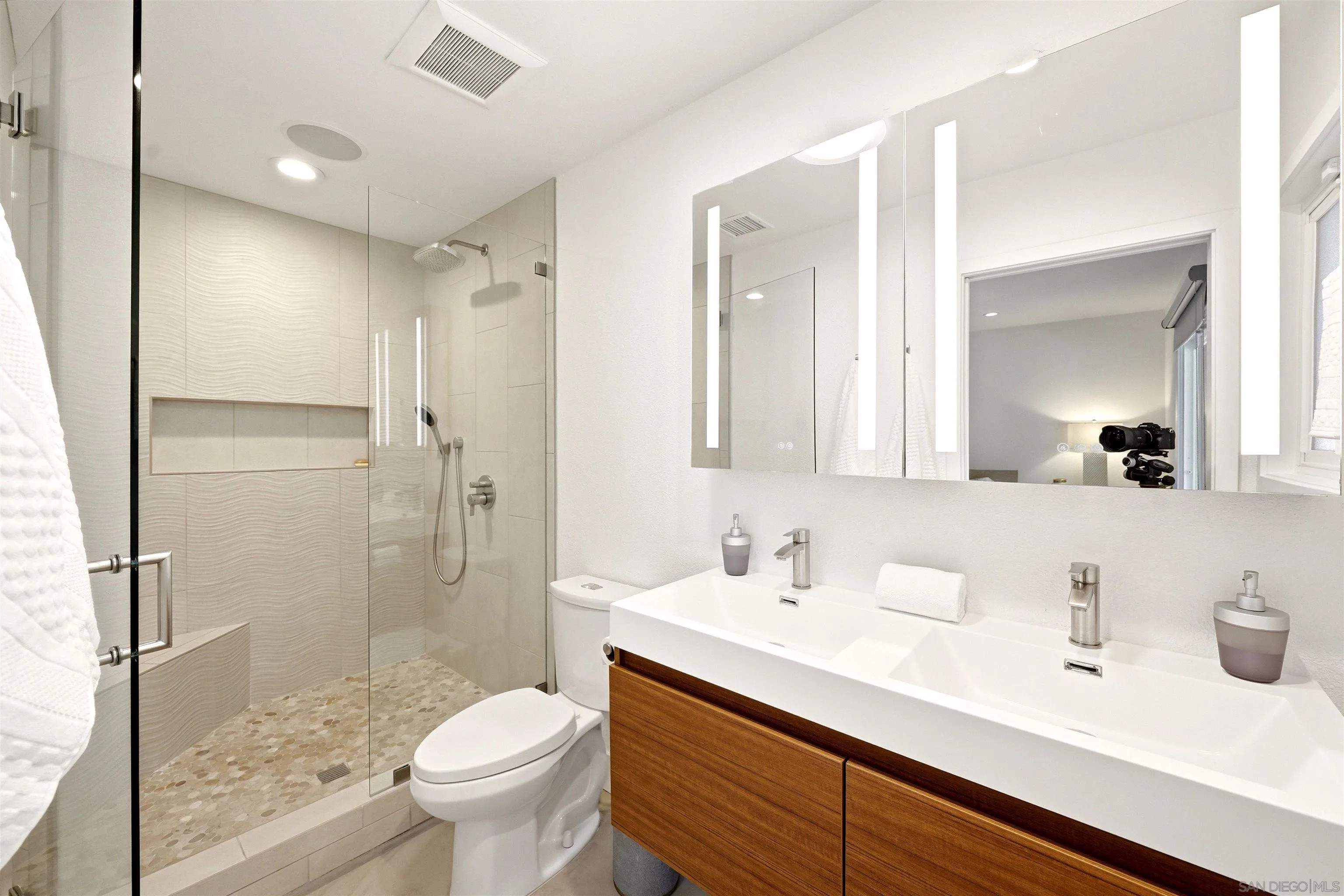 1651 Mapleleaf Court Encinitas, CA 92024 - Photo 23 of 42 Gallery Image 23