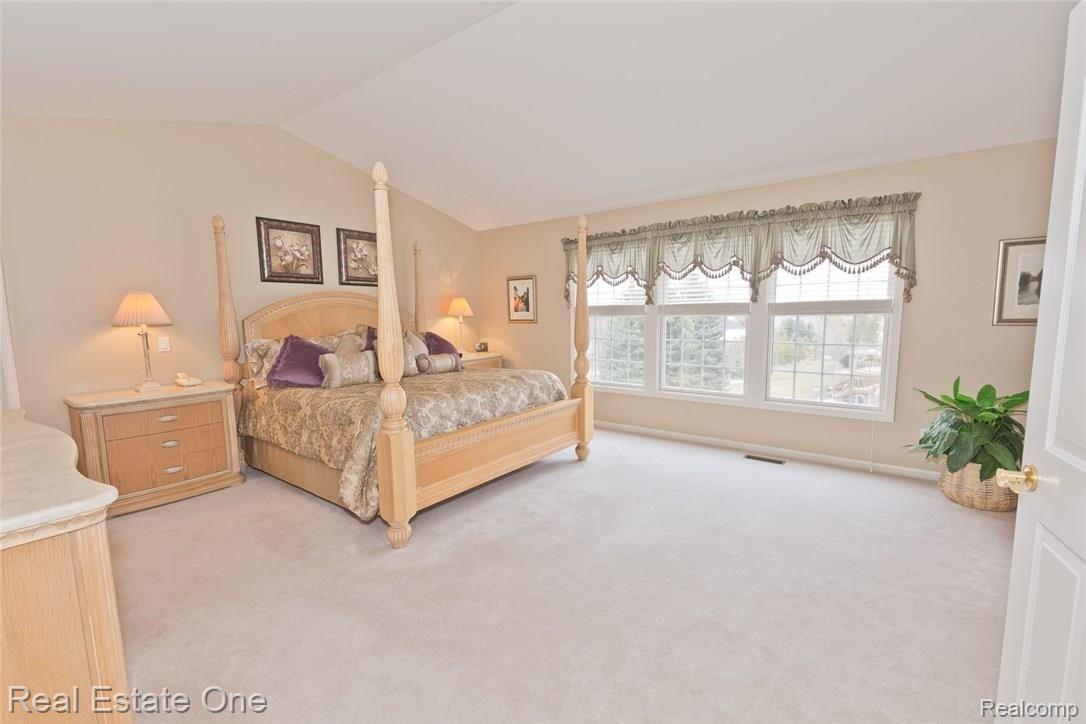 5688 Stonehaven Boulevard Rochester, MI 48306 - Photo 29 of 69 Spacious master suite w/cathedral ceiling