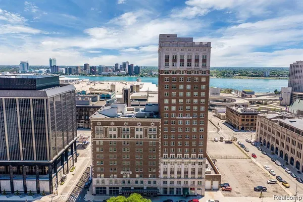 $1,800 | 525 West Lafayette Boulevard, Unit 13C, Detroit, MI 48226