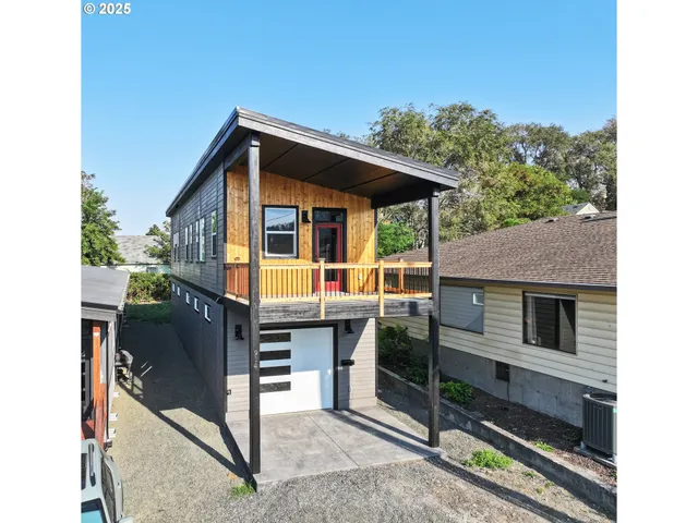 $439,900 | 914 Clark Street, The Dalles, OR 97058