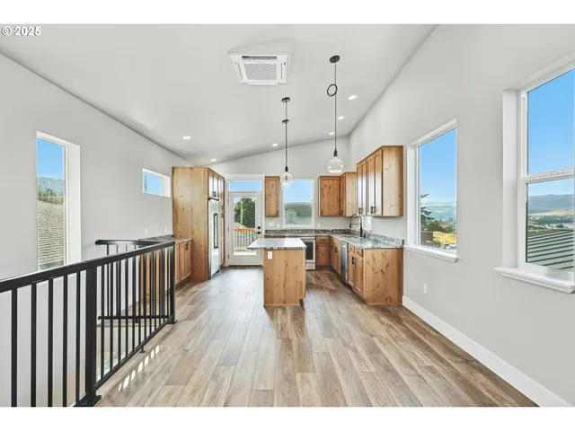 $439,900 | 914 Clark Street, The Dalles, OR 97058